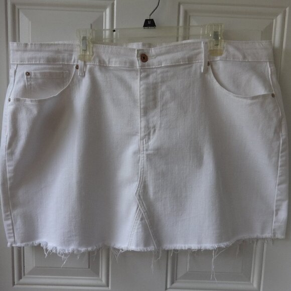 Levi white mini skirt  size 20 distressed hem zip, button closure, Y2K, cow girl - Picture 1 of 10